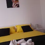 Nina * Split