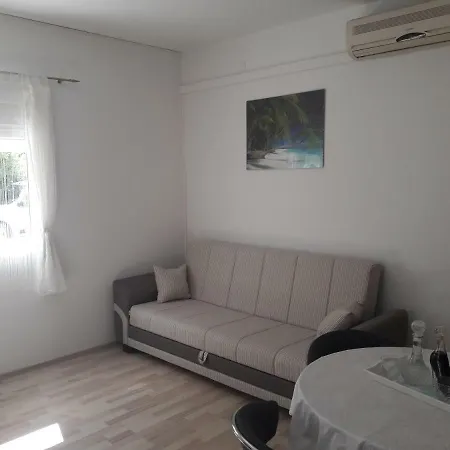 Apartment Nina *