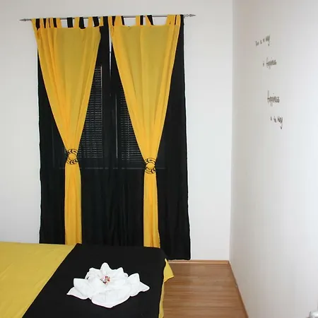 Nina Apartment Split